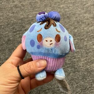 Disney Eeyore Blueberry Muffin Mini Munchling Plush Scented Blue Sweet Treats